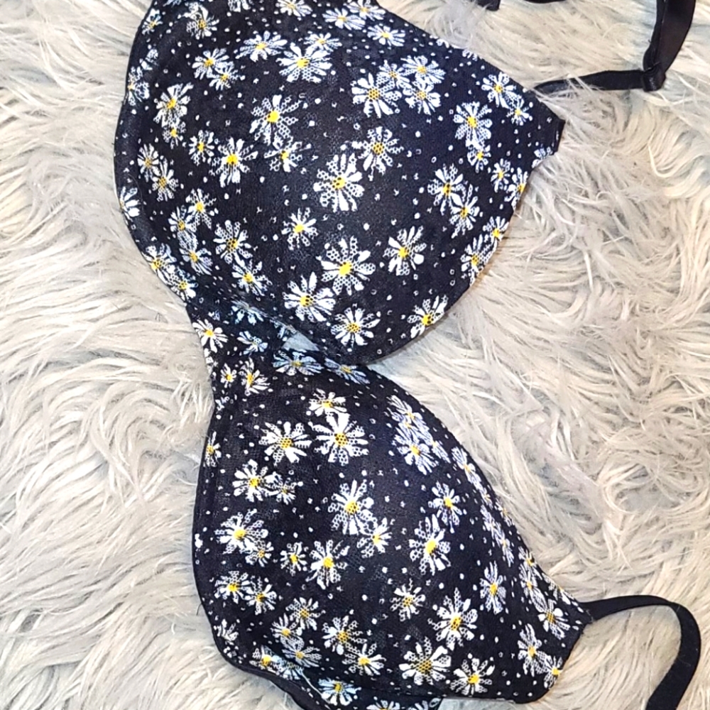 VICTORIA SECRET TSHIRT BRA
